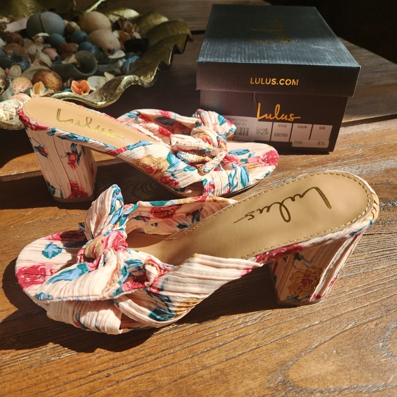 💛 Lulu's floral heels - Picture 2 of 4